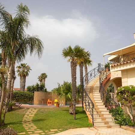 Villa Libeccio Appartment With Shared Swimming Pool, At 200 Meters From The Beach, Solarium And Private Parking Avola Extérieur photo