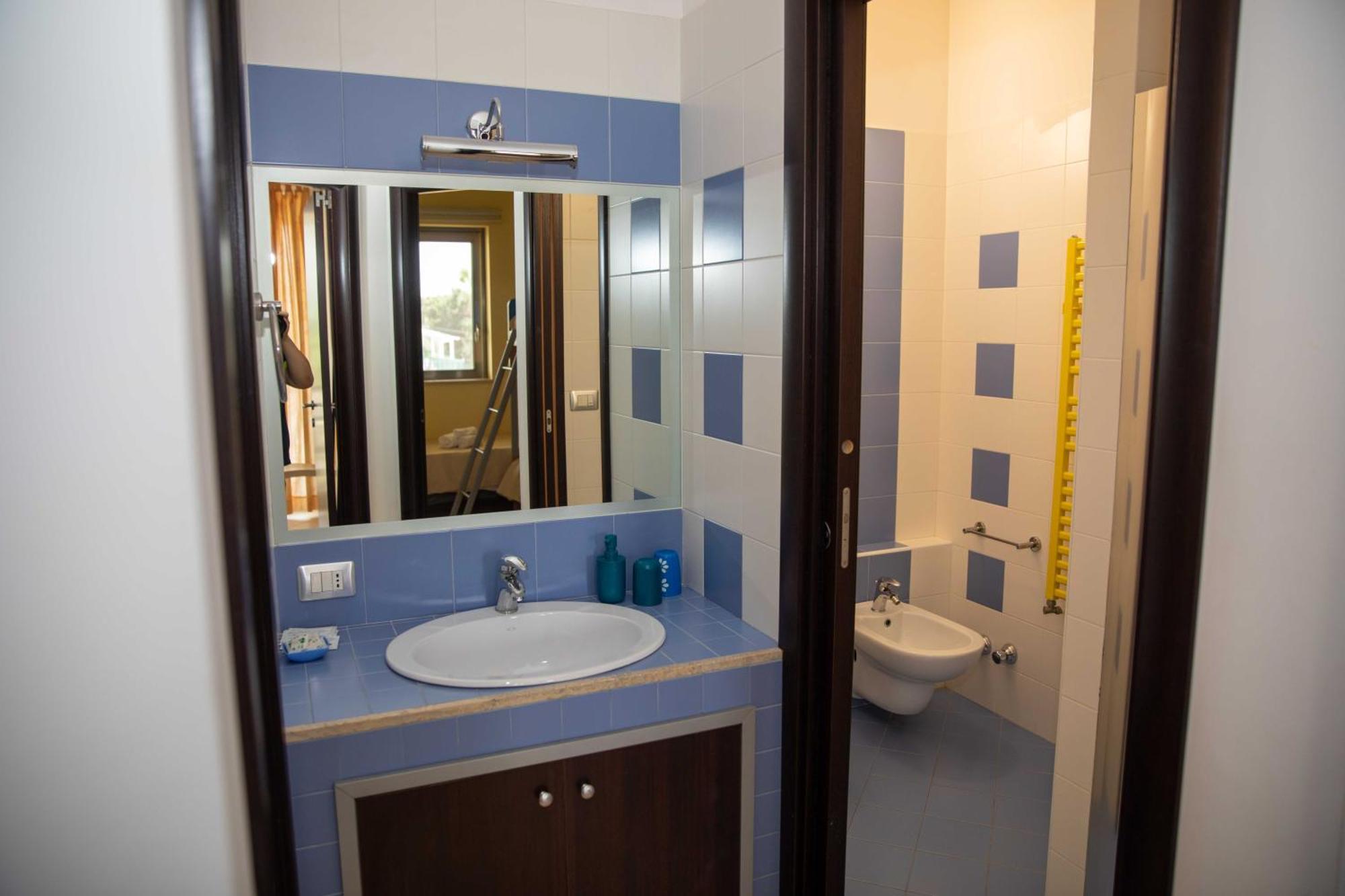 Villa Libeccio Appartment With Shared Swimming Pool, At 200 Meters From The Beach, Solarium And Private Parking Avola Extérieur photo