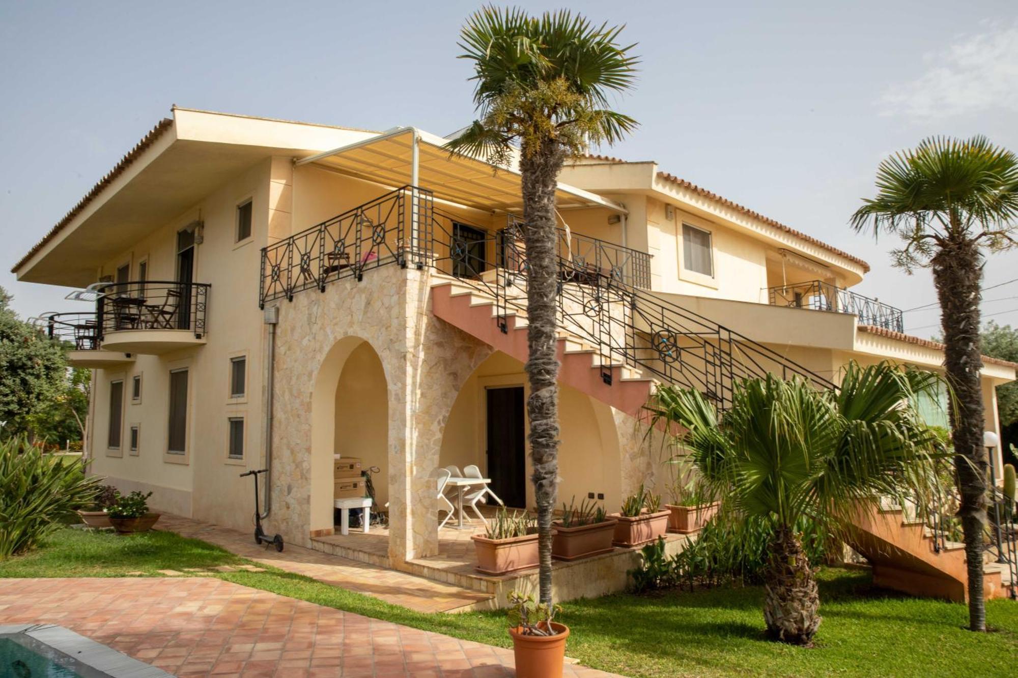 Villa Libeccio Appartment With Shared Swimming Pool, At 200 Meters From The Beach, Solarium And Private Parking Avola Extérieur photo