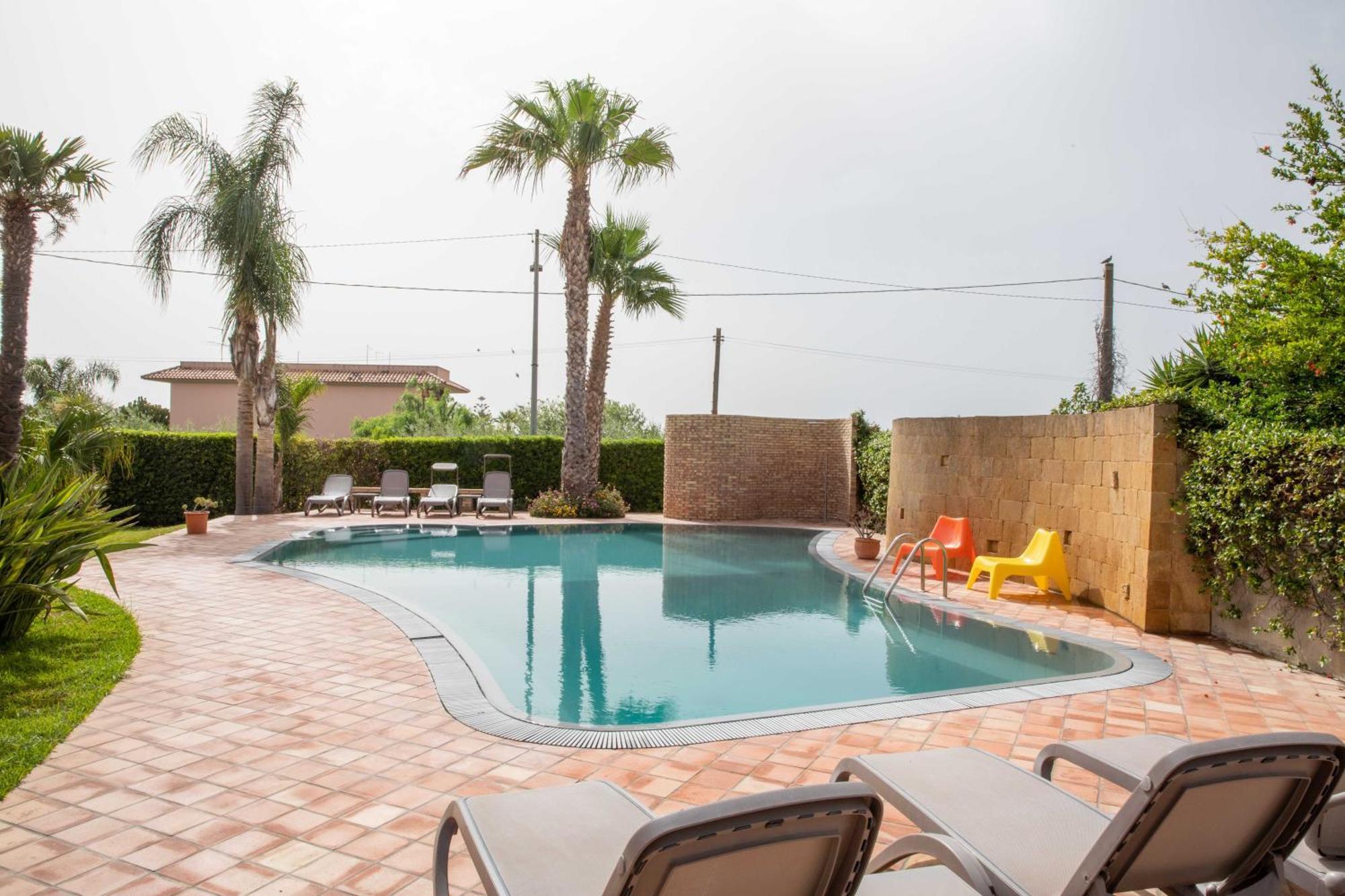Villa Libeccio Appartment With Shared Swimming Pool, At 200 Meters From The Beach, Solarium And Private Parking Avola Extérieur photo